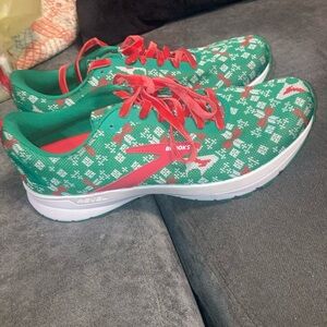 Brooks revel 4 run Merry Green Christmas shoe